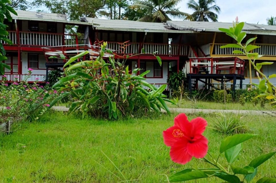 Ecohotel Punta Roca en Bahía Solano Colombia